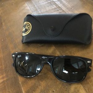 Rayban unisex sunglasses and case